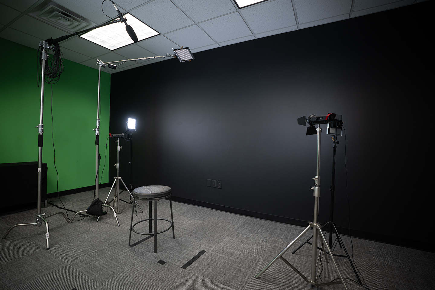 TJ21 Studio Space for rent